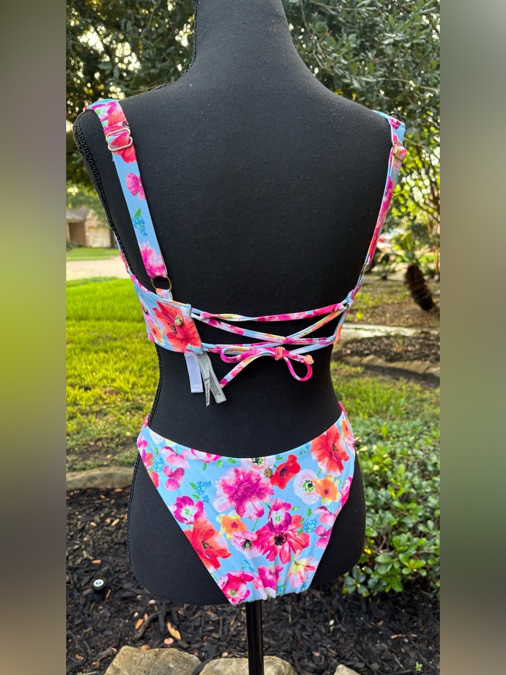 Victoria's Secret Blue Floral Underwire Bikini Set - Picture 4 of 14